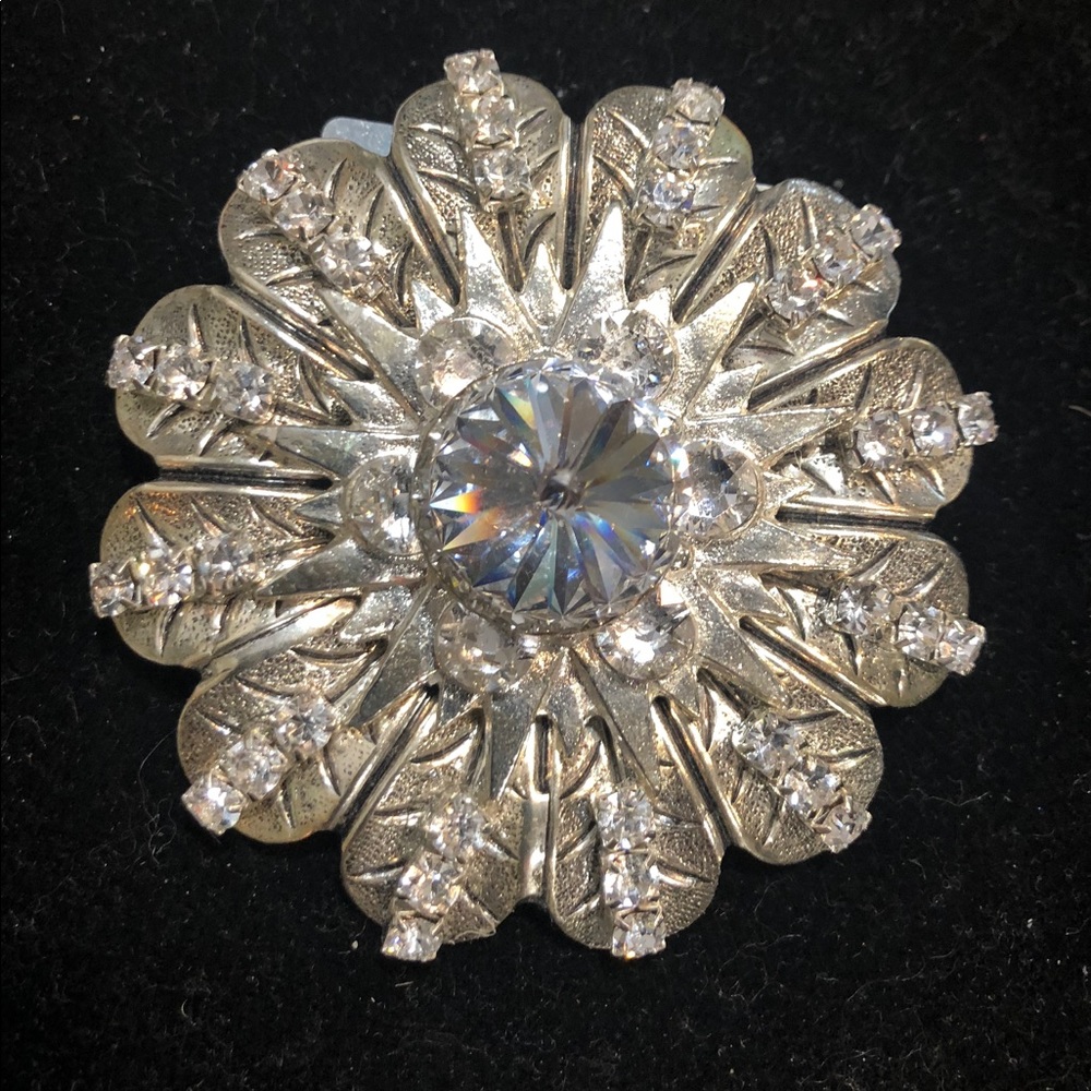 Rhinestone Magnetic Back Brooch